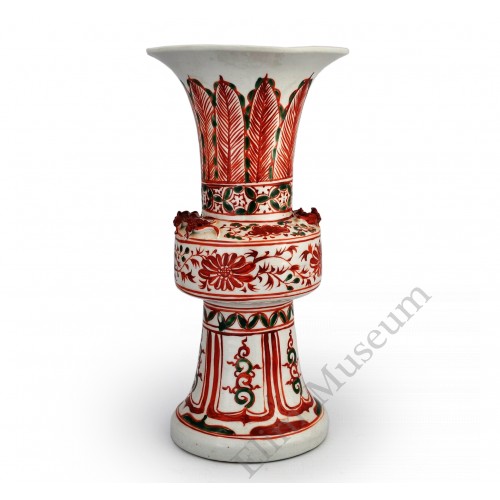 1407 A Red & Green glaze gu-vase with chrysanthemum decor